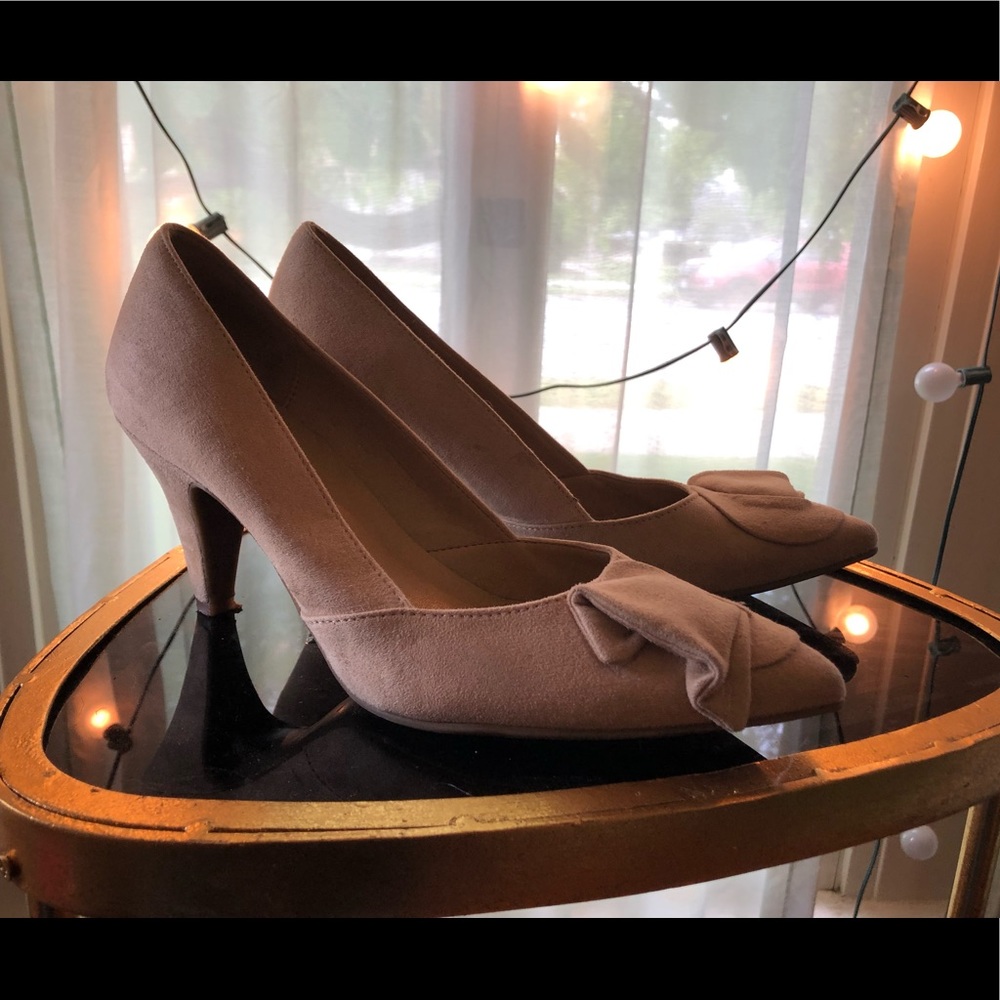 Naturalizer Nude Vintage Inspired Pumps
